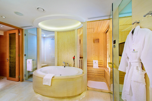 image: Hotel Okura Macau, the Okura Lounge